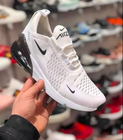 Adidasi Nike